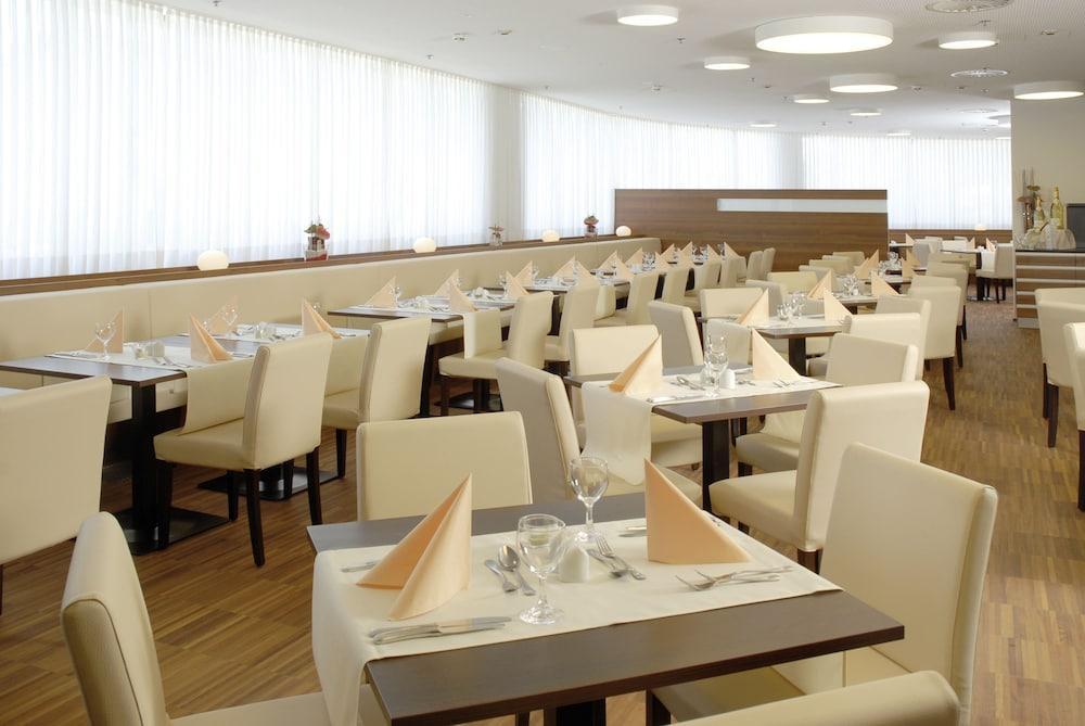 Austria Trend Hotel Salzburg West Himmelreich ภายนอก รูปภาพ