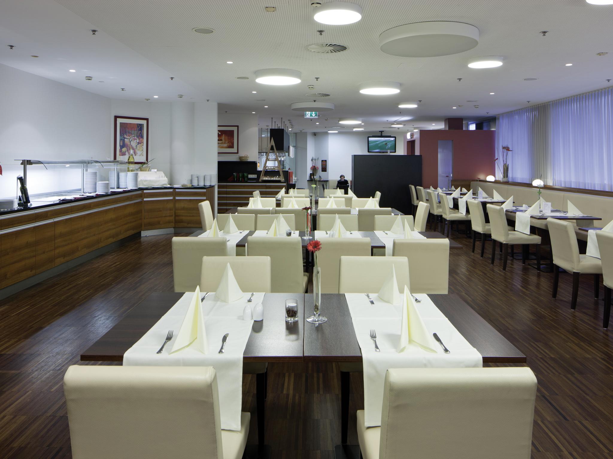 Austria Trend Hotel Salzburg West Himmelreich ภายนอก รูปภาพ