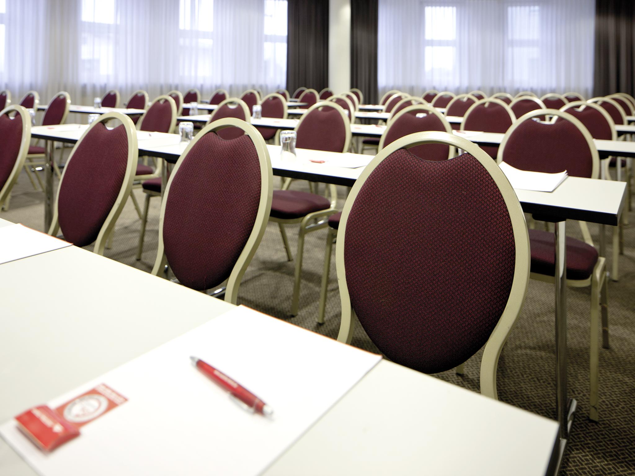 Austria Trend Hotel Salzburg West Himmelreich ภายนอก รูปภาพ