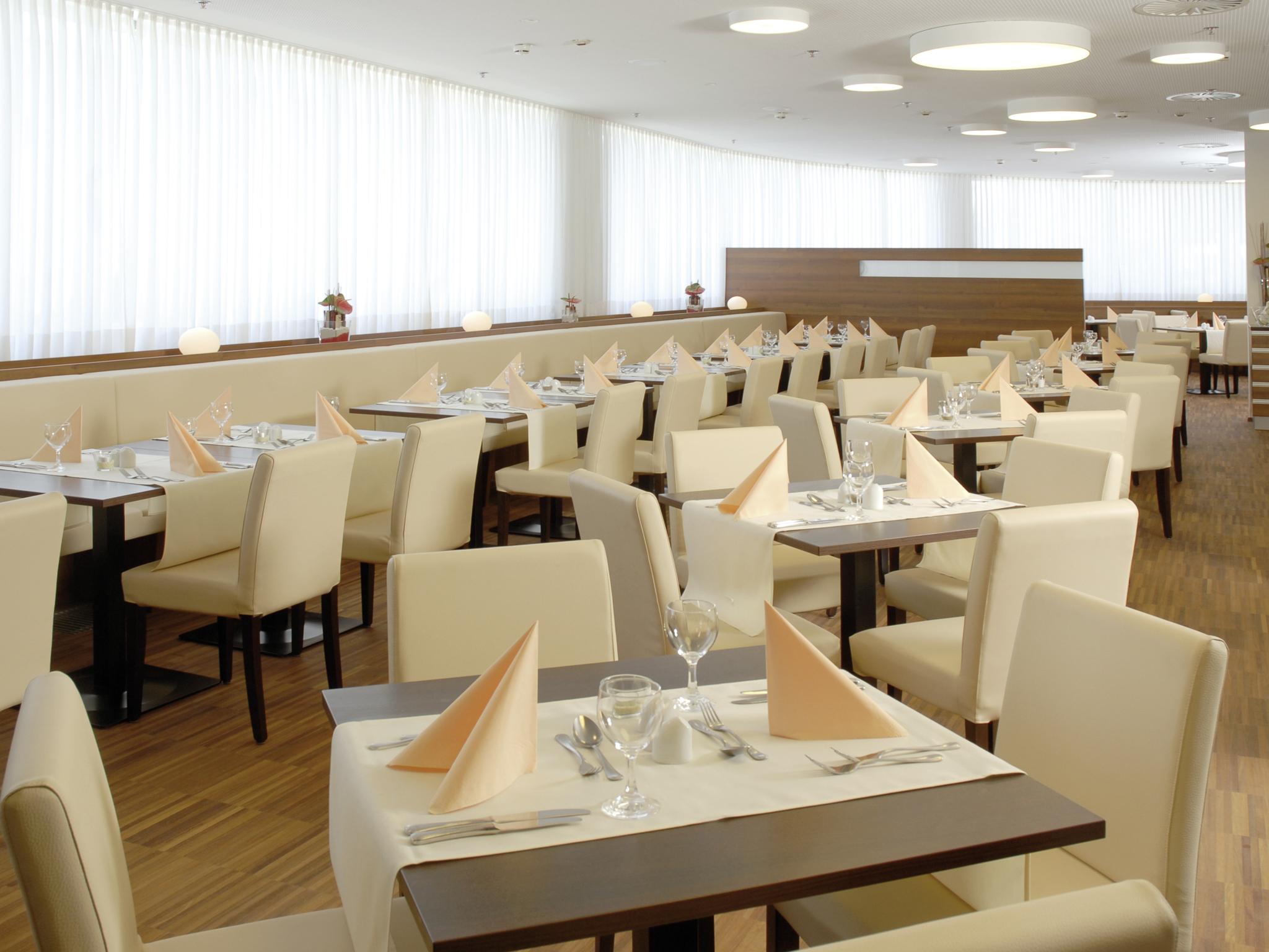 Austria Trend Hotel Salzburg West Himmelreich ภายนอก รูปภาพ