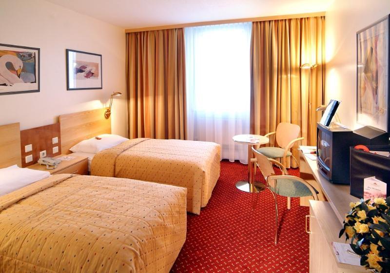 Austria Trend Hotel Salzburg West Himmelreich ภายนอก รูปภาพ