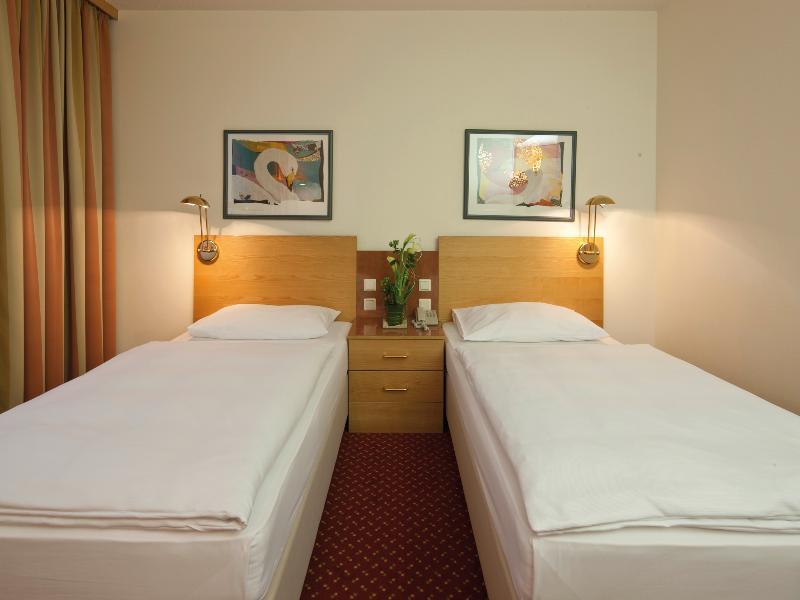 Austria Trend Hotel Salzburg West Himmelreich ภายนอก รูปภาพ